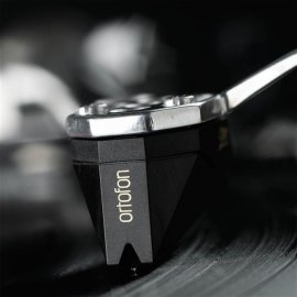 Ortofon 2M Black Moving Magnet Cartridge disc