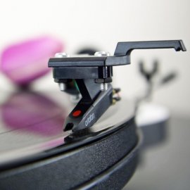 Ortofon OM 5E Magnetic Cartridge disc