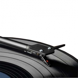Pro-Ject E1 Phono Plug & Play Entry Level Turntable with built-in Phono Preamp in Black - close up