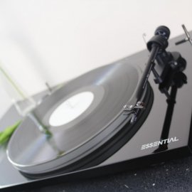 Pro-Ject Essential III A Turntable with Acryl-IT E Platter in Black angle